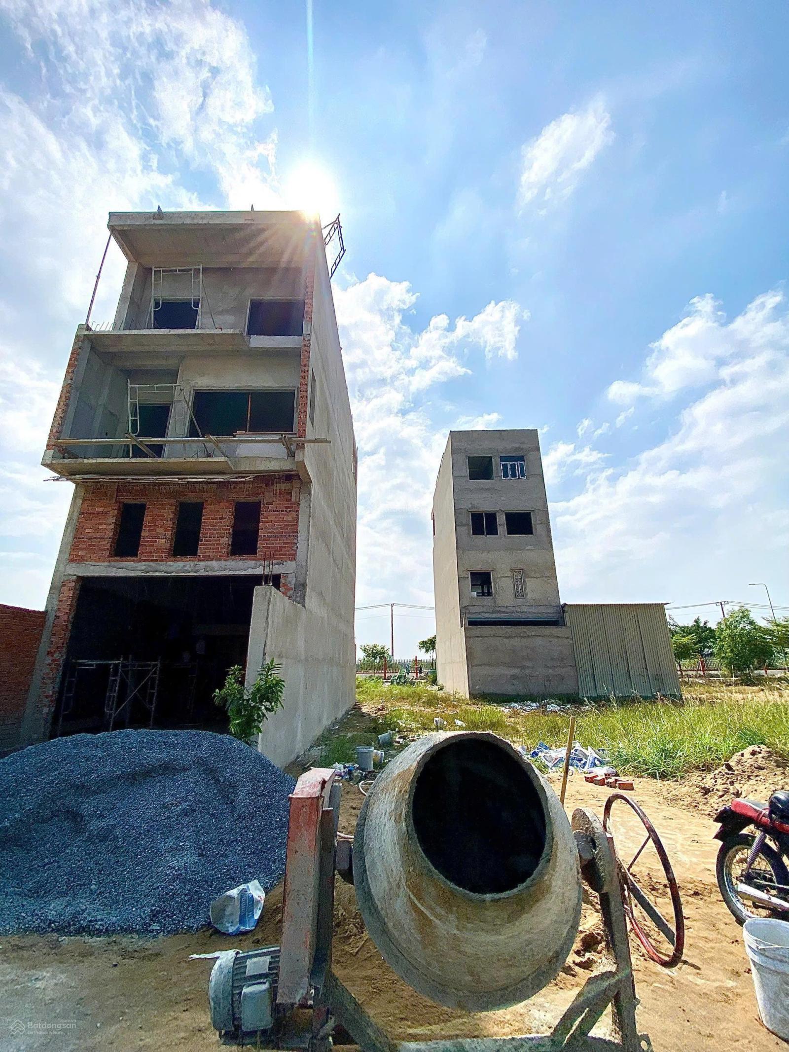 1.95 TỶ KDC TÂN ĐÔ 130M2 XÂY TRỌ